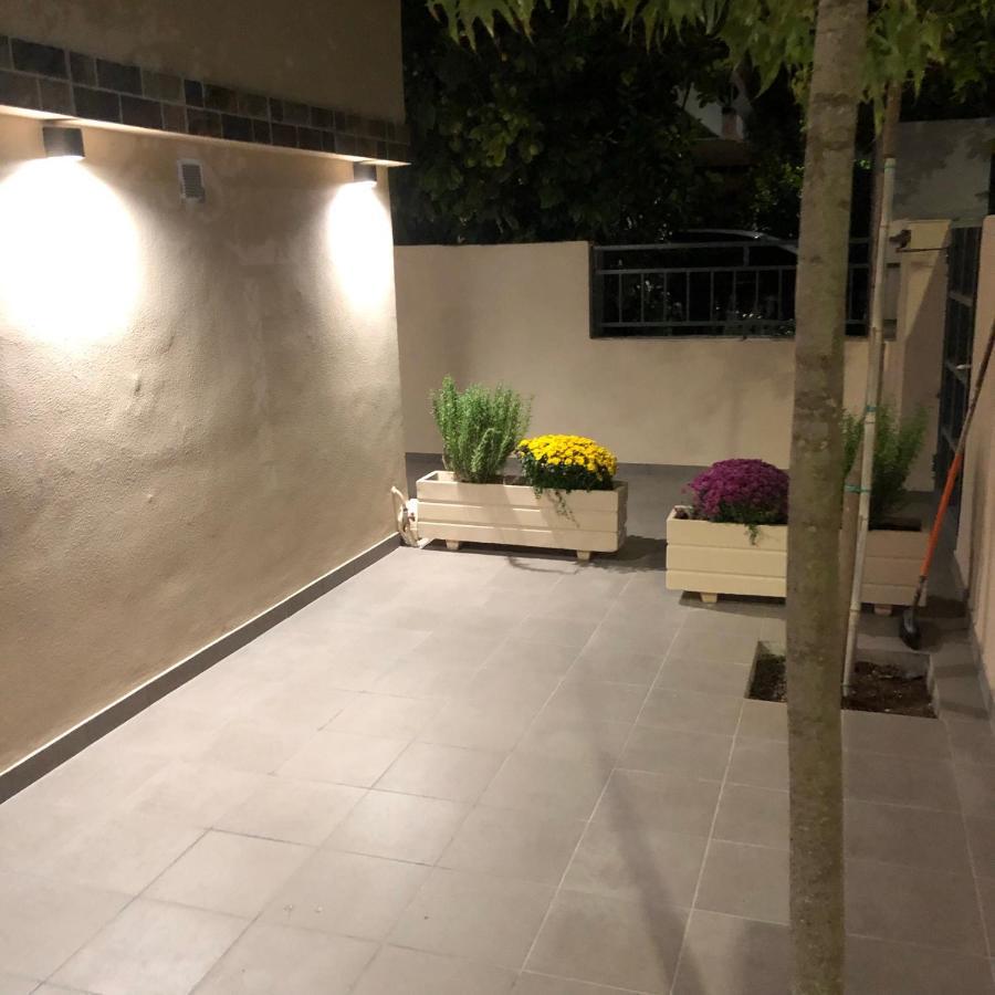 Appartamento Μία Γκαρσονιέρα Με Γούστο Για Επισκέπτες Με Άποψη Atene Esterno foto